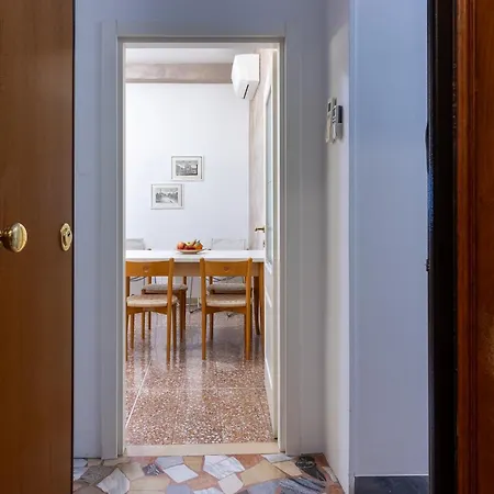 Housmart Galeotti 16 Apartment
