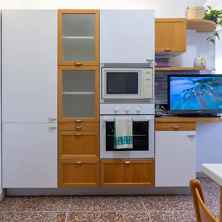 Apartment Housmart Galeotti 16 *